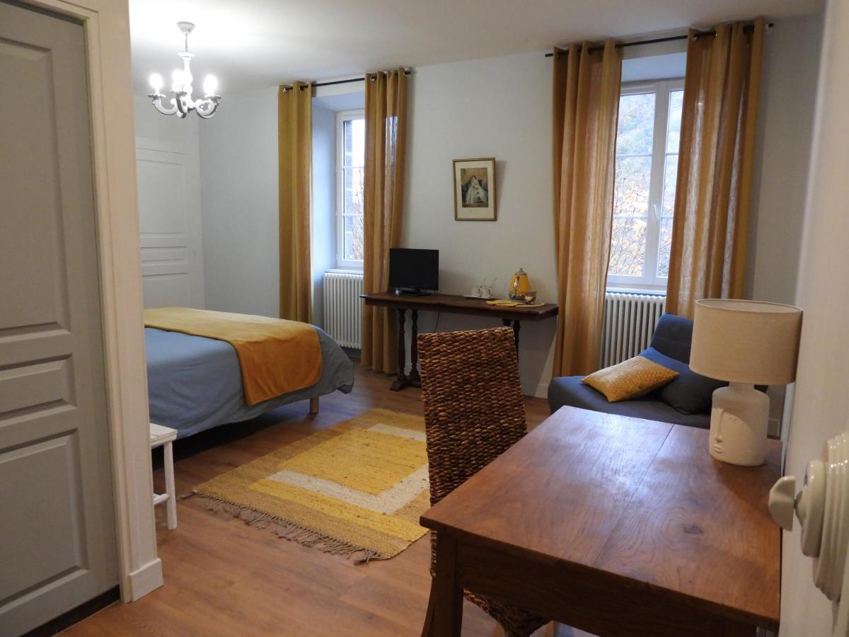 Le Figarelou Bed and Breakfast Thiézac Eksteriør billede